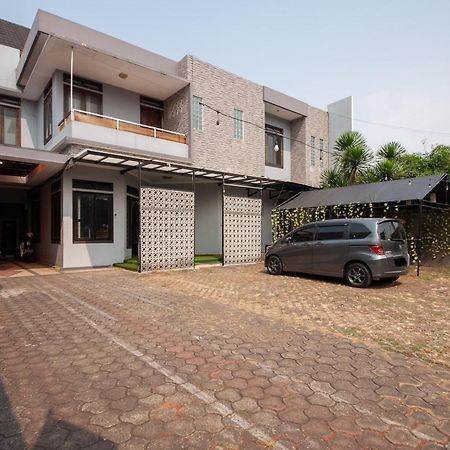 Reddoorz Plus Near Kelapa Dua Kebon Jeruk Jakarta Eksteriør bilde