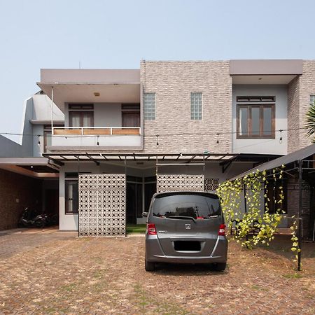 Reddoorz Plus Near Kelapa Dua Kebon Jeruk Jakarta Eksteriør bilde