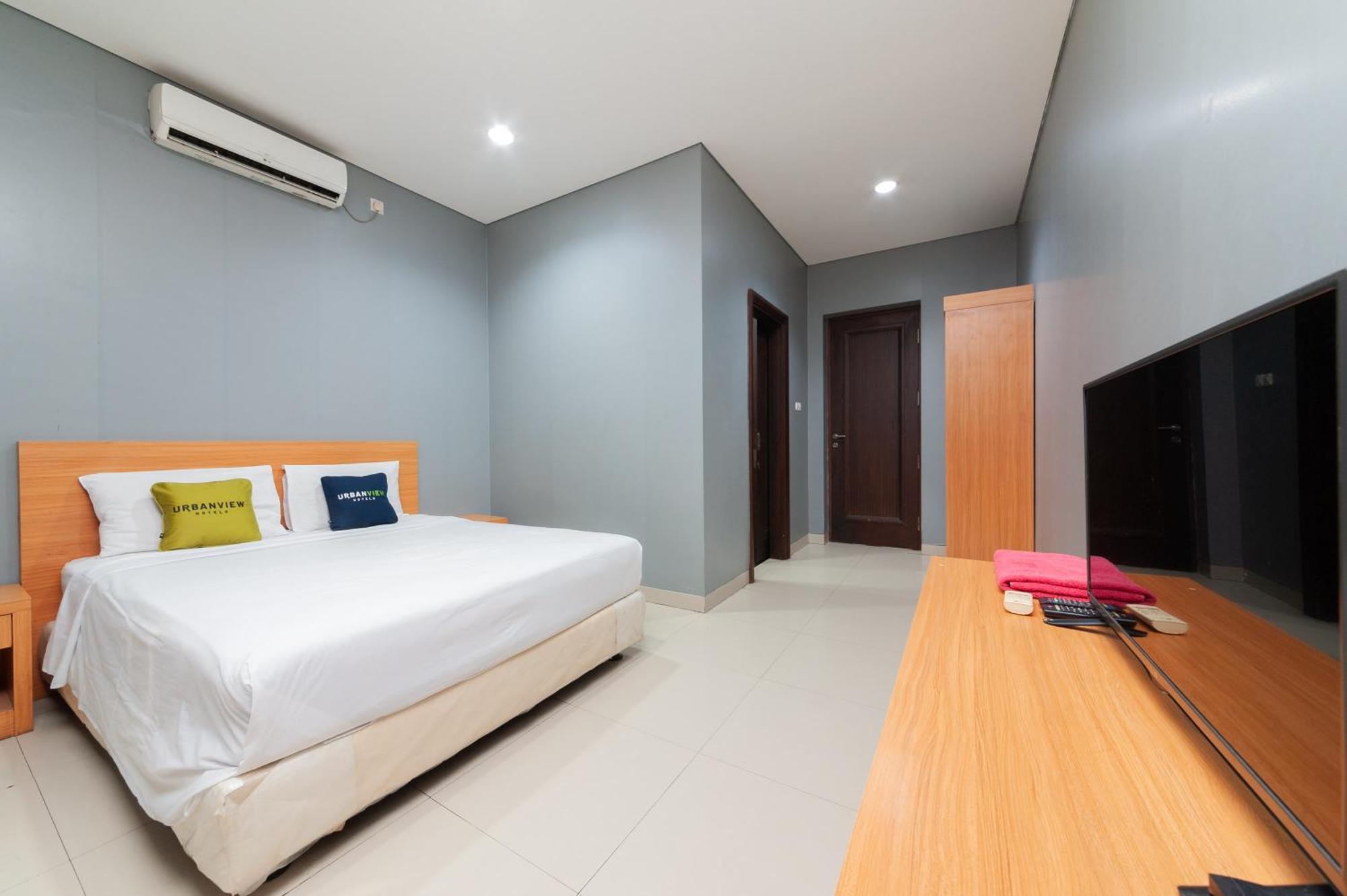 Reddoorz Plus Near Kelapa Dua Kebon Jeruk Jakarta Eksteriør bilde